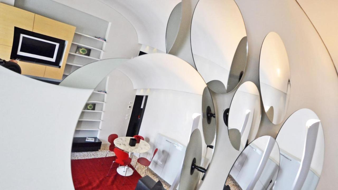 Ai Bareteri Luxury Canal View Venesia Bagian luar foto